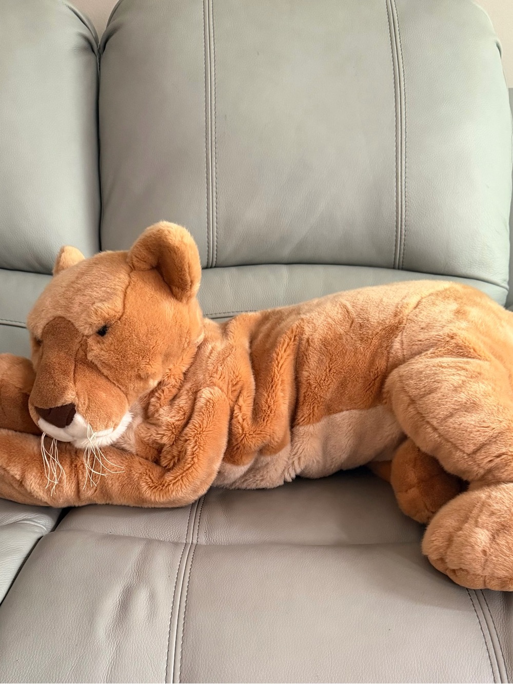 Vntg Kellytoy Jumbo Mountain Lion Lioness Beige Brown Stuffed Animal Plush 34"